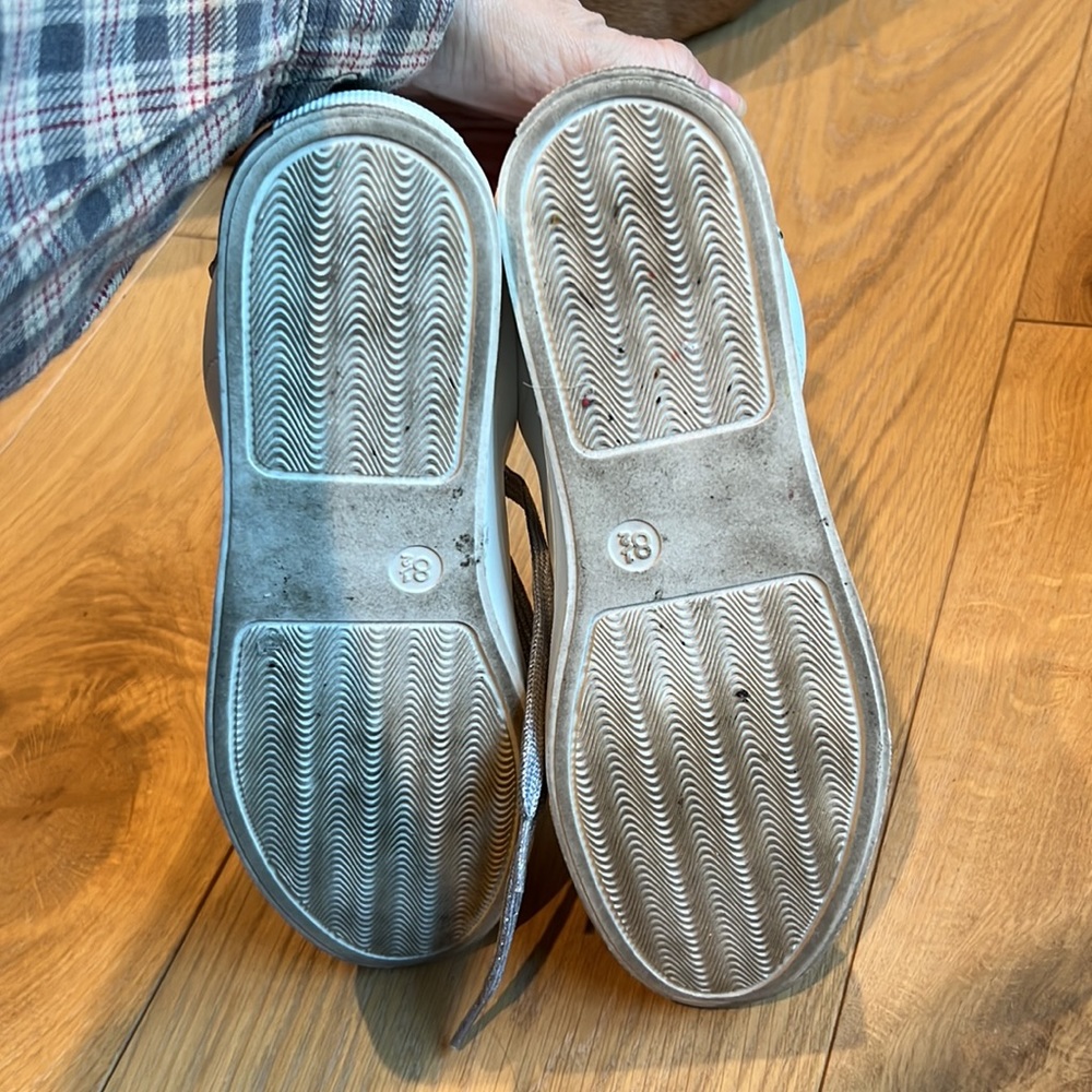 Universal Threads Madison Shoes - Picture 3 of 3
